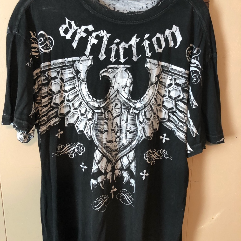 Men’s affliction shirt